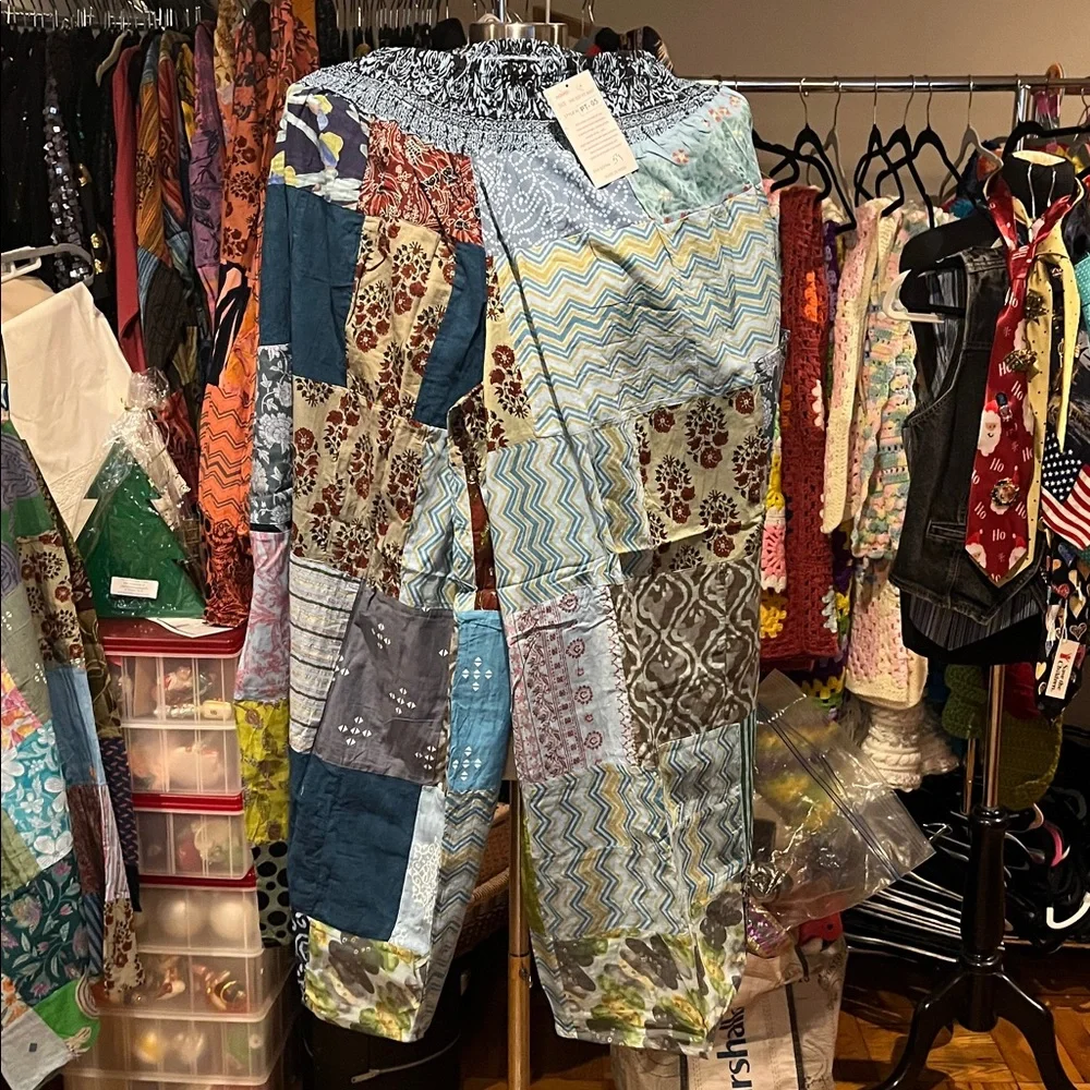 #59 NWT 💯 cotton patchwork wide leg pants - Picture 3 of 4